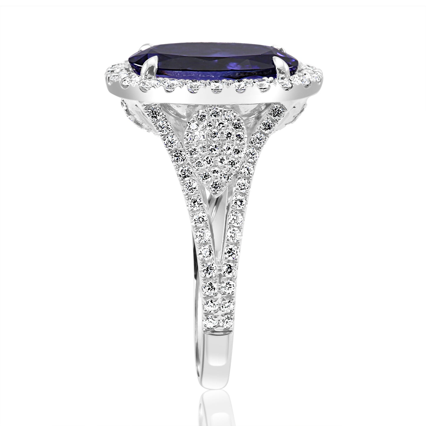 Captivating Tanzanite Oval Ring 18K White Gold