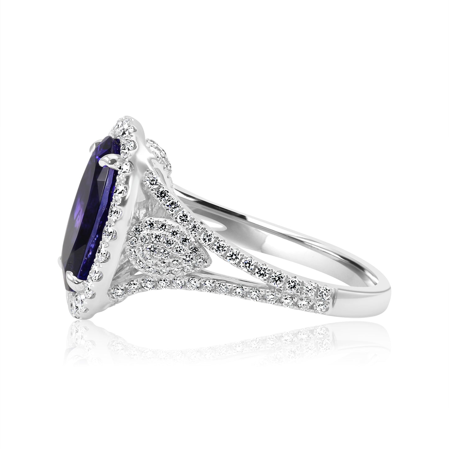 Captivating Tanzanite Oval Ring 18K White Gold