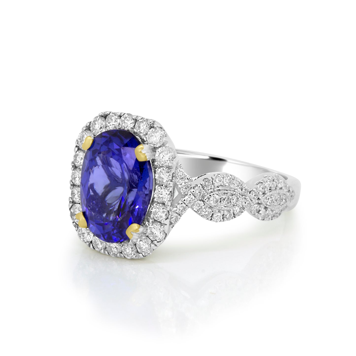 Stunning Tanzanite Oval Ring 18K White Gold